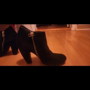 Steve madden black booties